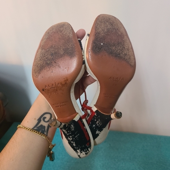 Alaia Slingbacks - Picture 3 of 16